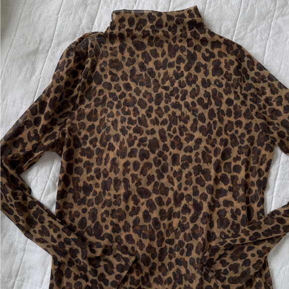 Abercrombie & Fitch Tops - Abercrombie and fitch Leopard Print Long Sleeve Top